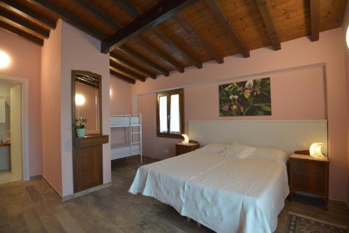 Crociale Casa | Agriturismo le Orchidee di Corazza