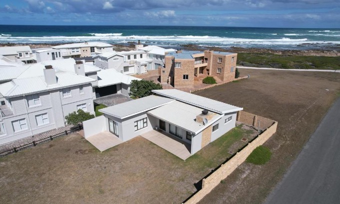 L'Agulhas Casa | Agulhas Home with a View