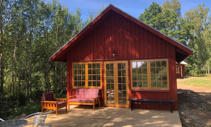 Agunnaryd Casa | Agundaborg garden cottage with large sun deck