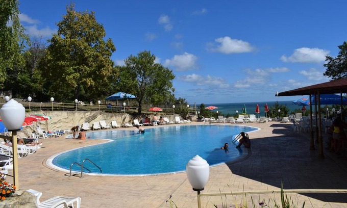 Balchik Hotel | Ahilea Hotel - Free Pool Access