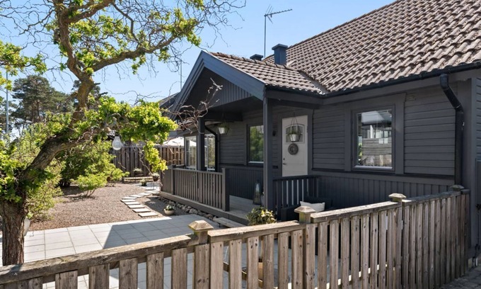Aahus Casa | Charming 2-floor house by the sea in Ahus, Sweden