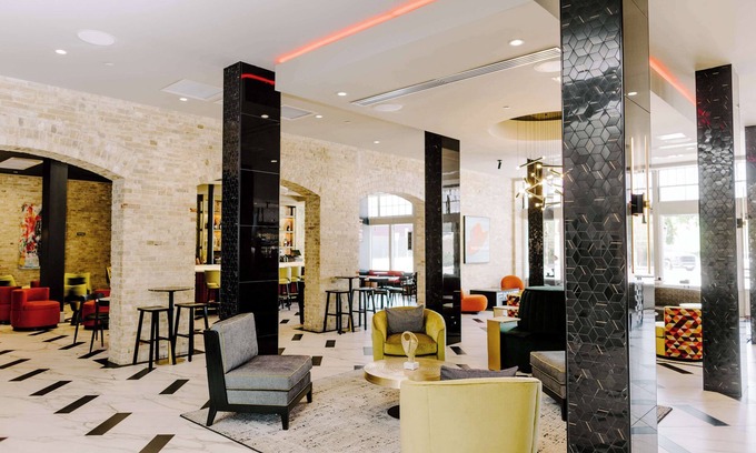St. Paul Square Hotel | Aiden San Antonio Riverwalk