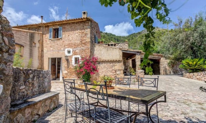 Pollensa Cabaña | AINA CAN PONTICO Villa con encanto en Pollença