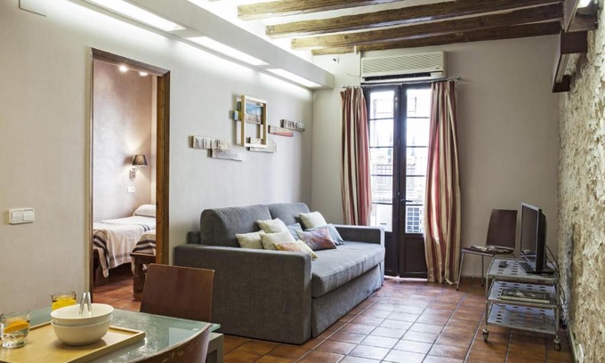 El Raval Apartamento | AinB Las Ramblas-Guardia Apartments