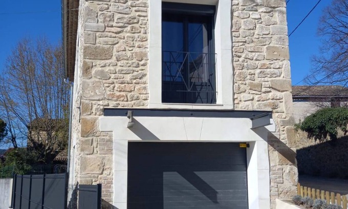 Saint-Julien-de-Peyrolas Casa | Air-conditioned house with exterior, 5 minutes from the beaches of the Ardèche.