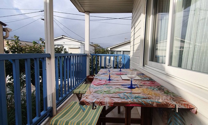 Gruissan Apartamento | Air-conditioned apartment on the first floor of a chalet 200m from the beach