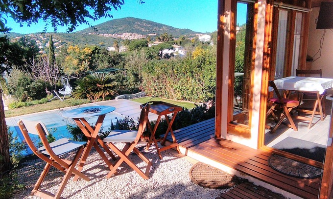 Les Issambres Chalet De Esquí | AIR-CONDITIONED CHALET FOR 2 PEOPLE, QUIET LOCATION, WALKING DISTANCE TO SHOPS AND BEACHES