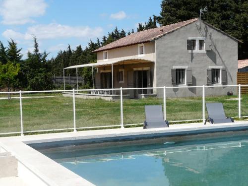Fontvieille Casa | air-conditioned family house with fenced pool in fontvieille in the alpilles, sleeps 8