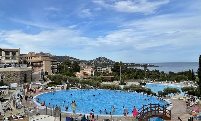 Cap Esterel Apartamento | Air-conditioned studio apartment 4 pers terrace, 5 swimming pools, beach 400m away