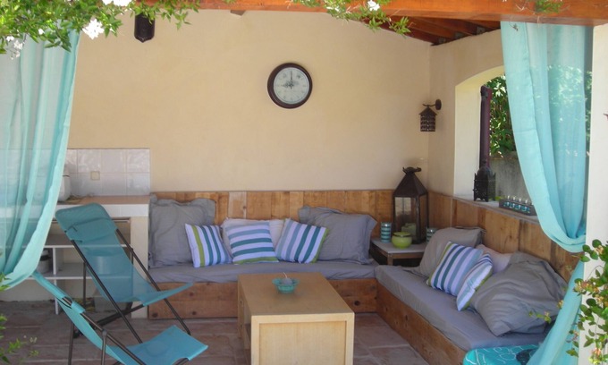 Uzes Villa | Aire acondicionado Villa 6 personas y casa de la piscina totalmente equipadas a 800 metros del centro de Uzes