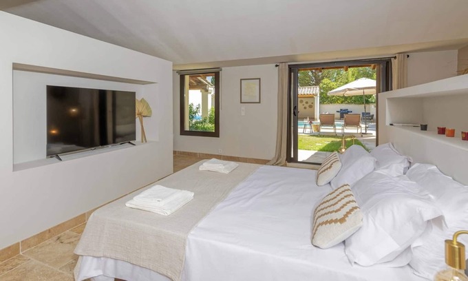 Maillane Casa | Air-conditioned villa in Maillane, Alpilles, heated swimming pool, table tennis, pétanque, billiards,...