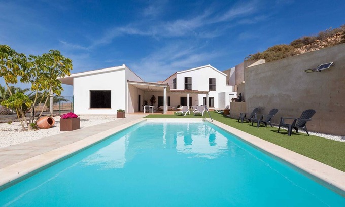 Pájara Villa | Villa "Selena" con aire acondicionado, piscina, jardín y Wi-Fi