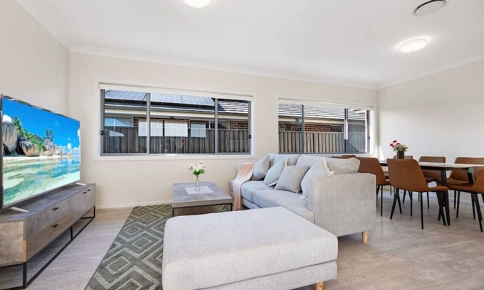 Marsden Park Casa | Aircabin | Marsden Park | Lovely|4 Beds House
