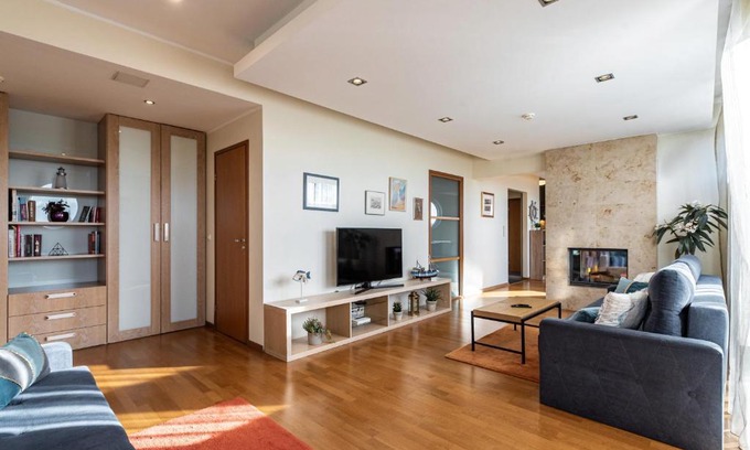 Kesklinn Apartamento | AirHome - The Admiral House