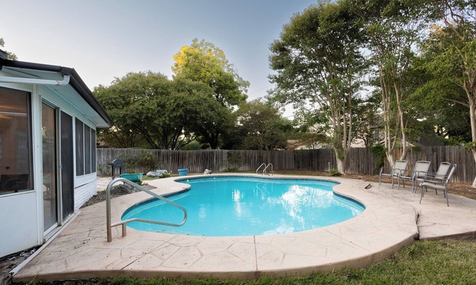 North San Antonio - SAT Casa | Airport Paradise-Pool-Game Room
