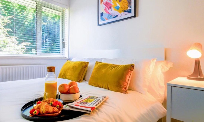 Luton Apartamento | Airport Way - Cosy 2 Bed Apartment near the M1