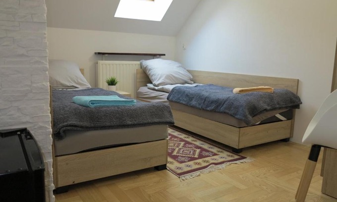 Cholerzyn Apartamento | AirSpot Balice