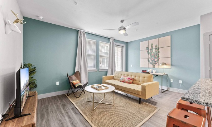 Montopolis Apartamento | Airy 1BR luxe suite close to Downtown w/ fast WiFi