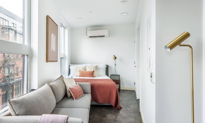 Central Square Apartamento | Airy Central Square Studio w/Doorman, near Charles River, by Blueground