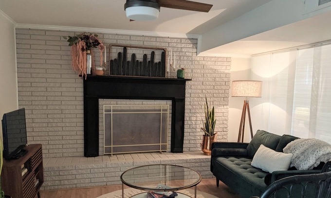 McMurray Casa | Airy Guest Suite in quiet neighborhood