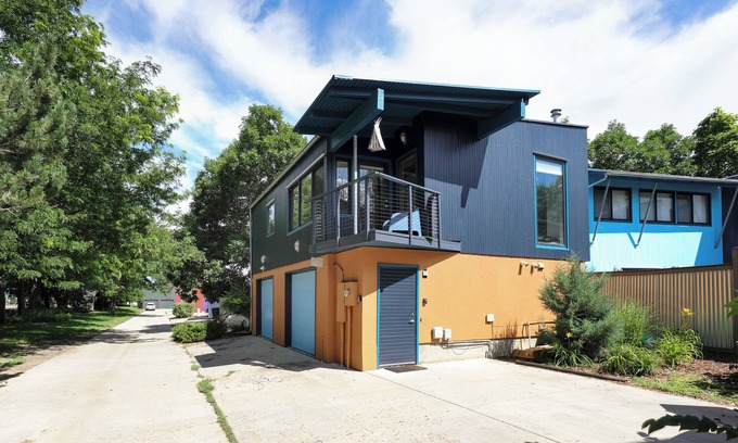 Longmont Apartamento | Airy Guesthouse - Walkable Neighborhood Coffe Shop / Restaurants /Bakery