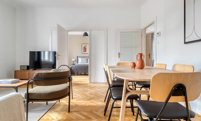 Hietzing Apartamento | Airy Hietzing 4BR w/ Community Garden & Private Terrace, by Blueground