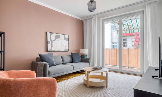 Schottenfeld Apartamento | Airy Neubau 2BR w/ Balcony & Elevator in central location, by Blueground