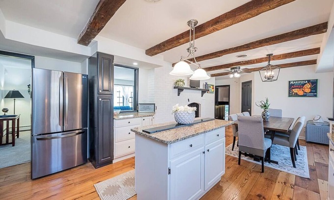 Reisterstown Otro | Airy & Spacious Modern Farmhouse
