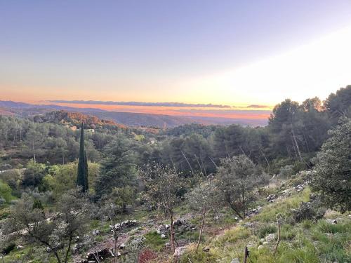 Aix-en-Provence Casa | Aix-en-Provence, Bastidon provençal plein cœur de la forêt avec vue unique