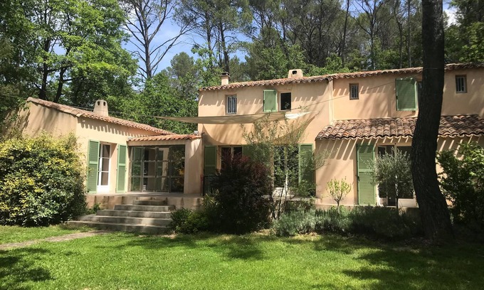 Les Michels Villa | Aix-en-Provence, con encanto, de 200 m2, piscina de borde infinito y Gran Jardín