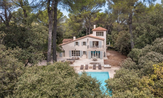 Est Villa | Aix-en-Provence villa in the hills