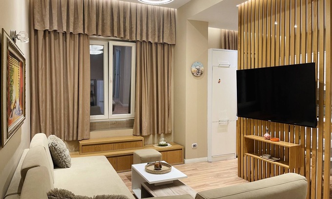 Blloku Apartamento | AJ Apartments: City Center View Apartment