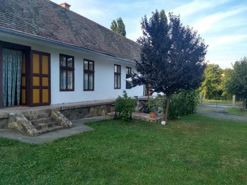 Feked Casa | Akác Ház
