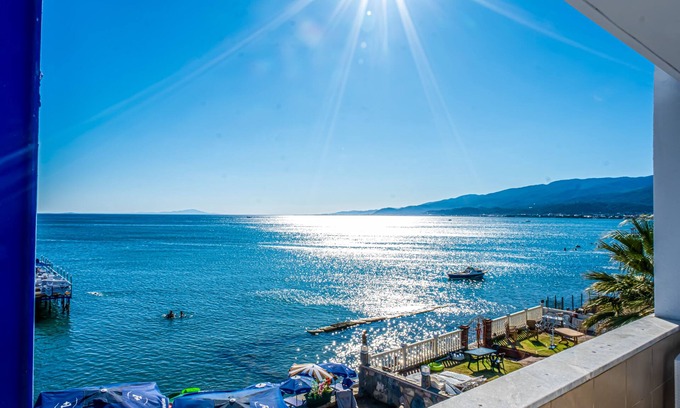 Akcay Cama Y Desayuno | Akçay Pier Hotel & Beach
