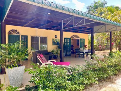 Clevia Casa | Akka