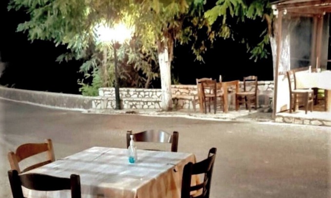 Longanikos Cabina | Akovos Cottage Garden Retreat