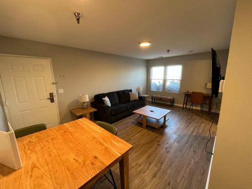 South Central Omaha Apartamento | Aksarben Living-Cozy 1 BDRM 1 BA