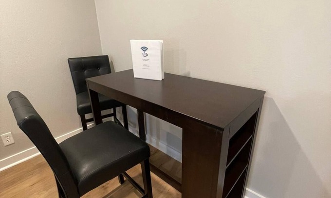 South Central Omaha Apartamento | Aksarben Modern 1Bed ground level with parking