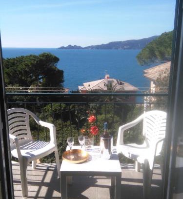Zoagli Apartamento | AL MARE DAVANTI A PORTOFINO - BY THE SEA IN FRONT of PORTOFINO