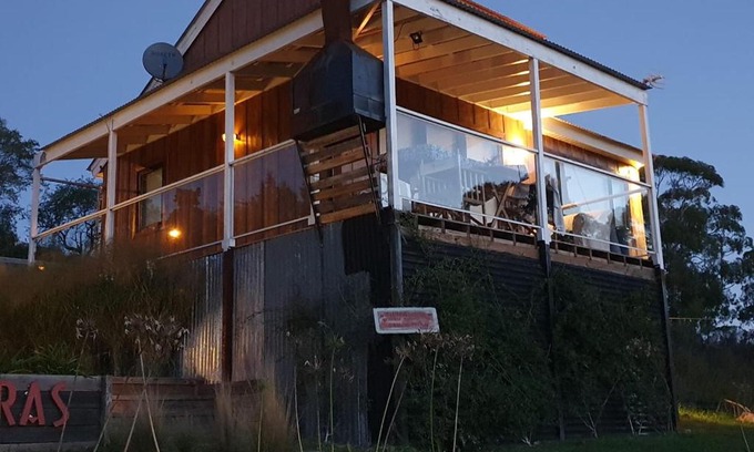Tandil Casa | al pie de las sierras en villa del lago