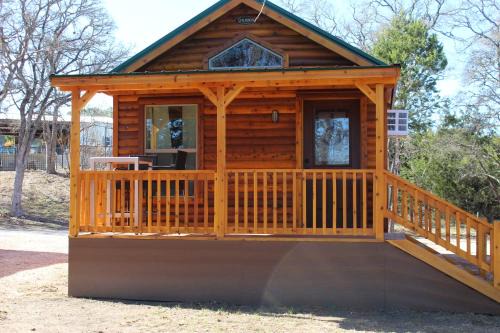 Pipe Creek Otro | Al's Hideaway Cabin and RV Space, LLC