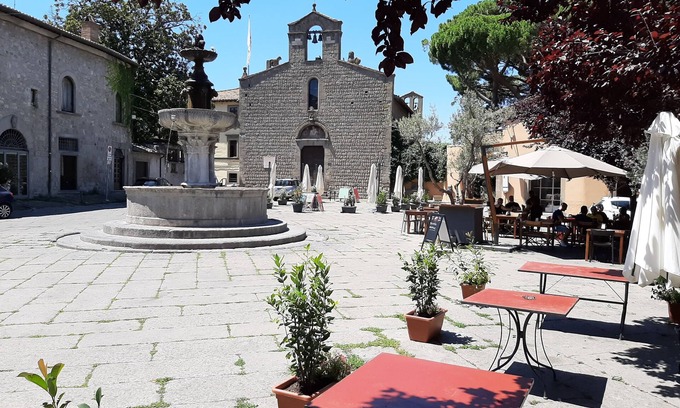 Viterbo Casa | AL22 di Piazza del Gesù