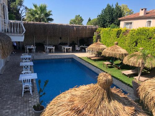 Tokoglu Hotel | ALAÇATI ROKA TAŞ BUTİK HOTEL