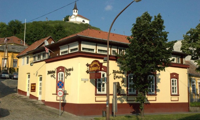Esztergom Cama Y Desayuno | Alabárdos Panzió és Apartmanház