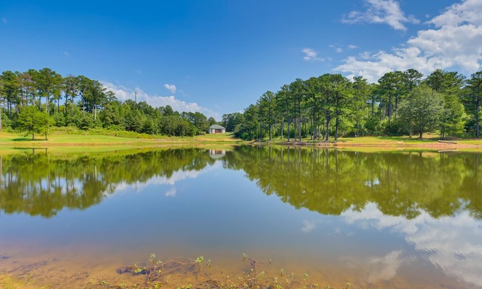 Eutaw Casa | Alabama Retreat w/ Private Pond, Deck & Pool Table