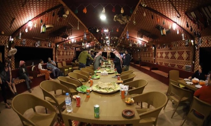 Wadi Rum Alquiler De RV | Alamer Hostel Camp