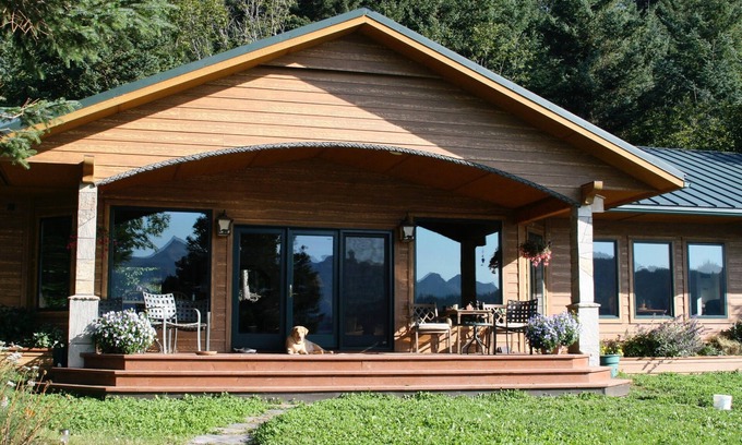 China Poot Bay Casa | ALASKA SEA BRIGHT LODGE Jewel of China Poot Bay Secluded Private Beach