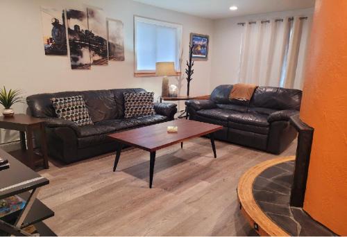 Fairbanks Casa | Alaskan Pipeline Place