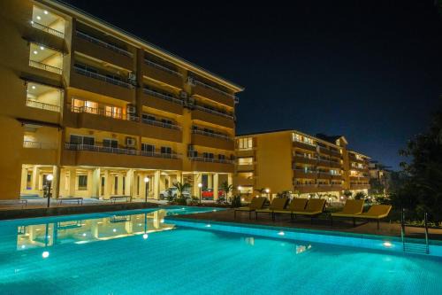 Candolim Apartamento | Alaya Stays 1 BHK with Balcony & Pool - Veera Marina