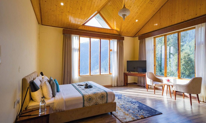 Shimla Hotel | Alaya Stays Luuma Luxury Villa - Hillside 5-BHK Villa Amidst Pines With Garden, Balcony & Lounge